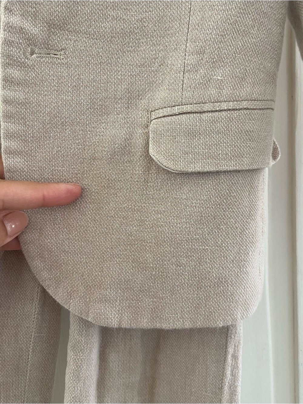 H&M Light Beige 4t Suit Set - Picture 4 of 6